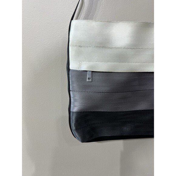 Harvey's Original Seatbelt Streamline Crossbody Bag Shoulder Neutral Gray - Picture 9 of 16